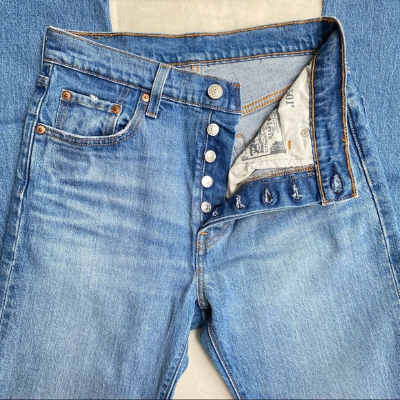🔥NWOT Button Fly 501 Levi’s Straight Leg🔥 - Picture 5 of 6